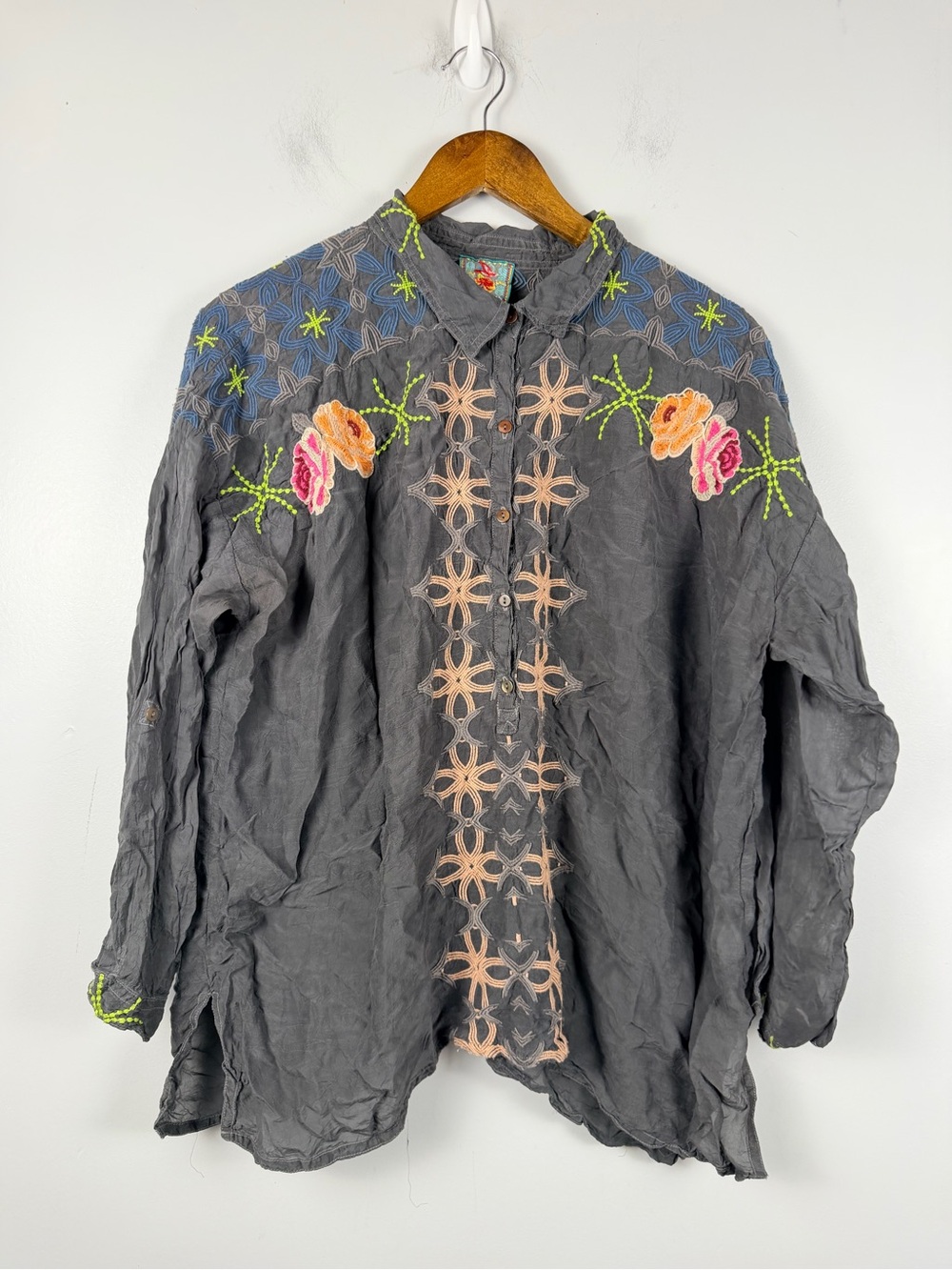 Johnny Was Embrodiered button down blouse size medium